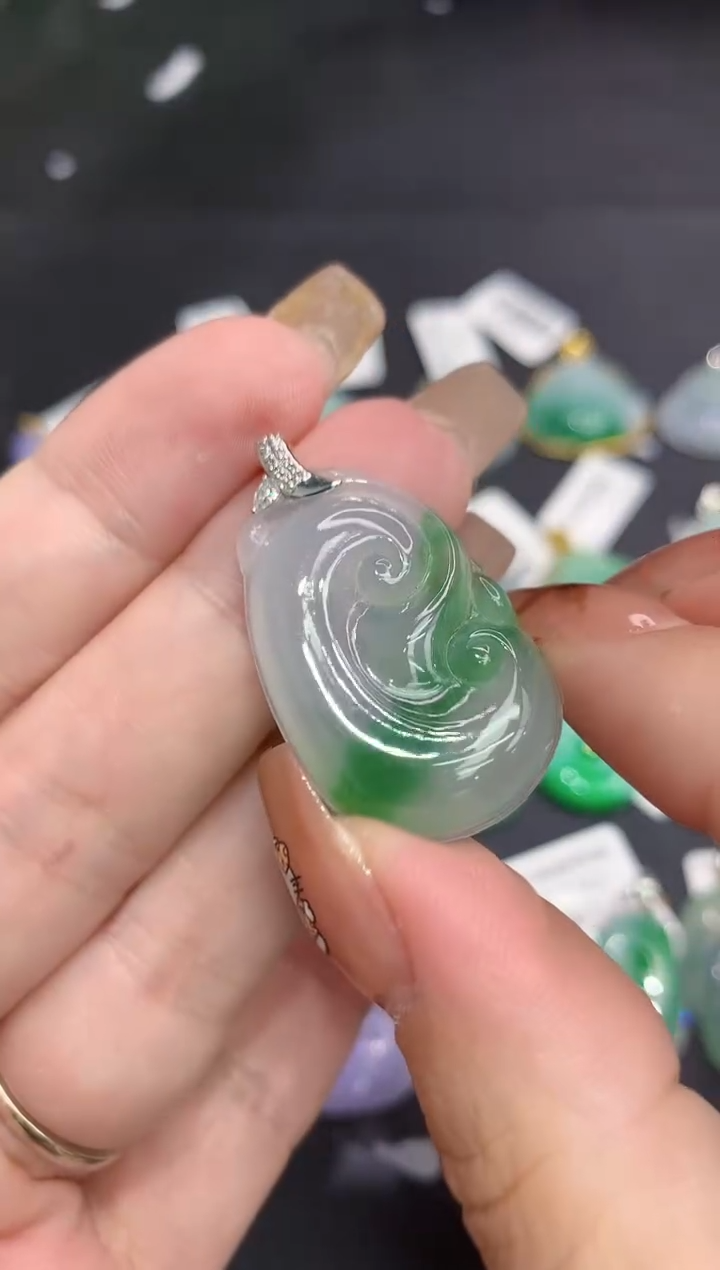 吊坠(不含链)18K金镶嵌翡翠1111