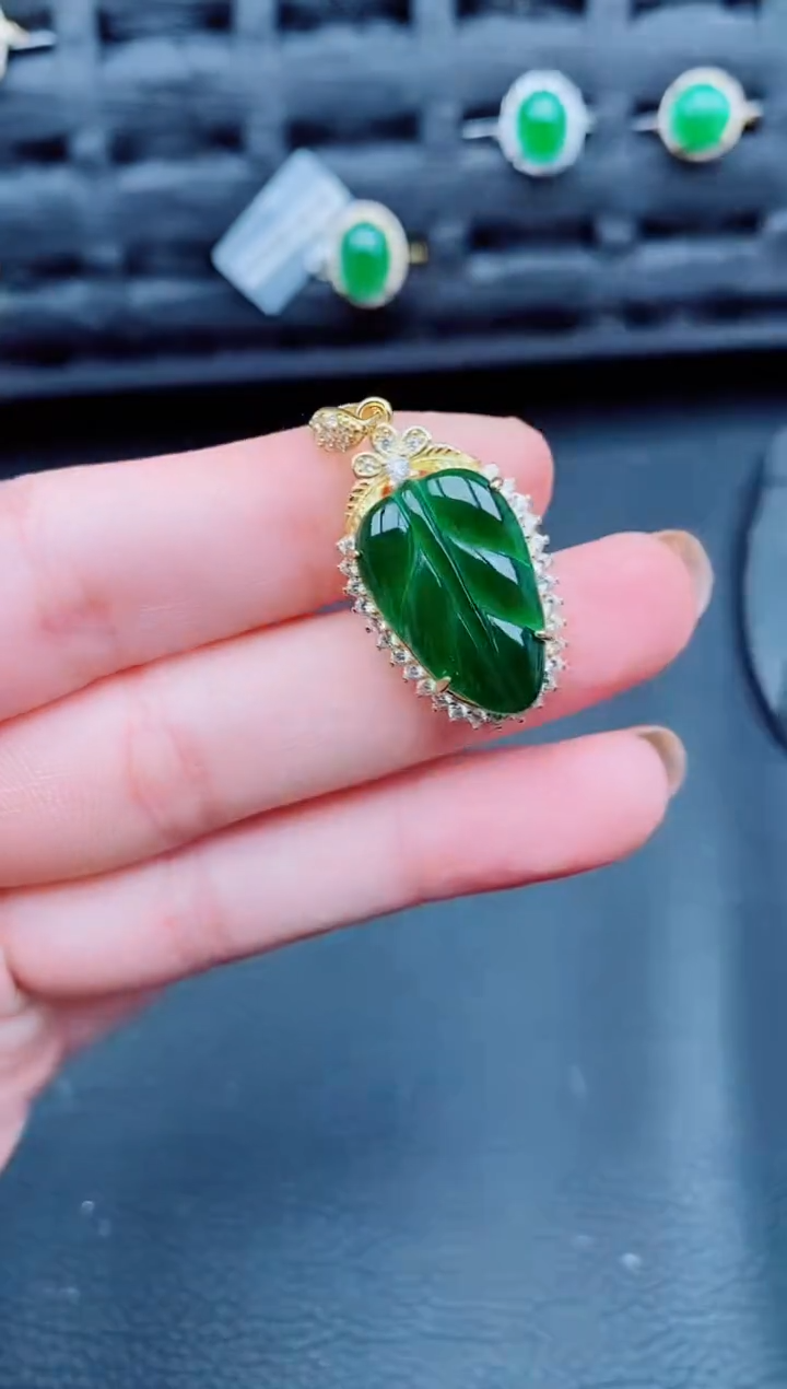 【闪购商品】翡翠颈饰银S925镶嵌天然a货翡翠472