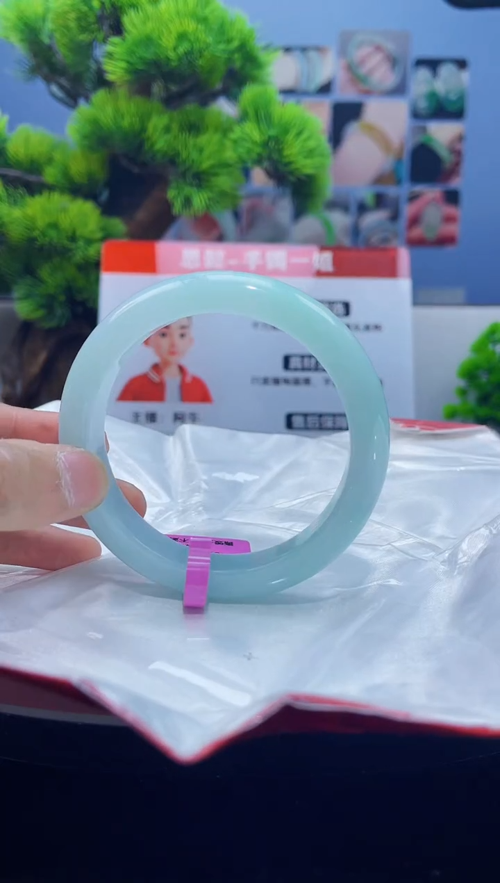 翡翠未镶嵌手镯手镯3