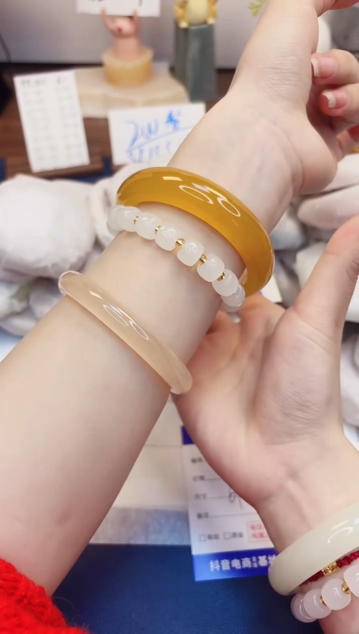 【闪购商品】石英质玉手镯未镶嵌153-财气镯-圈口61