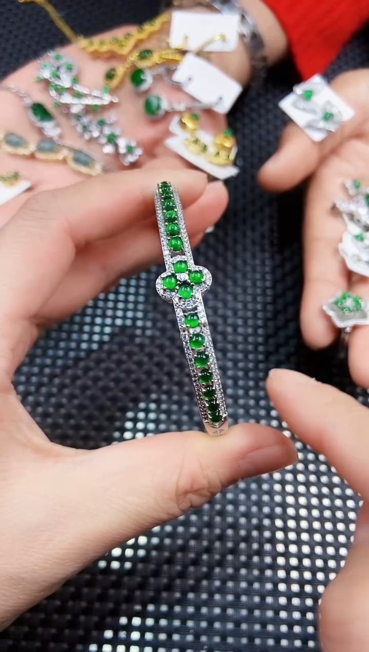 【闪购商品】翡翠手镯未镶嵌111111111