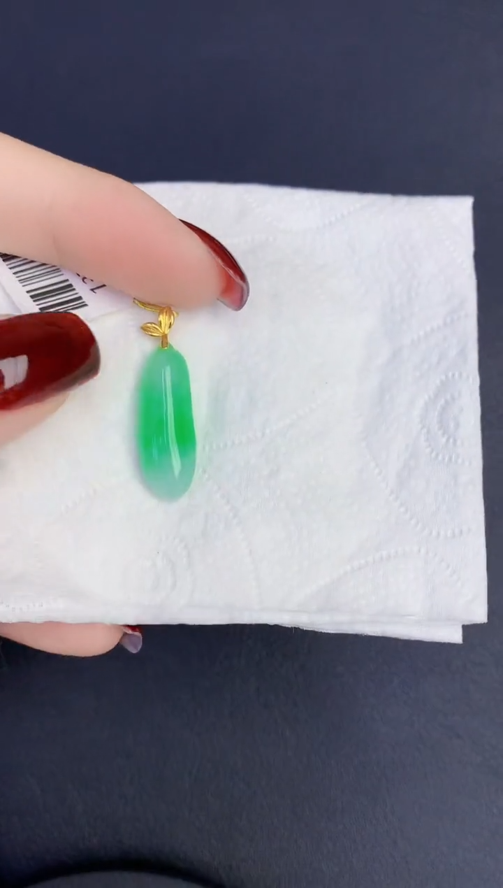 颈饰18K金镶嵌翡翠缅甸天然翡翠A货