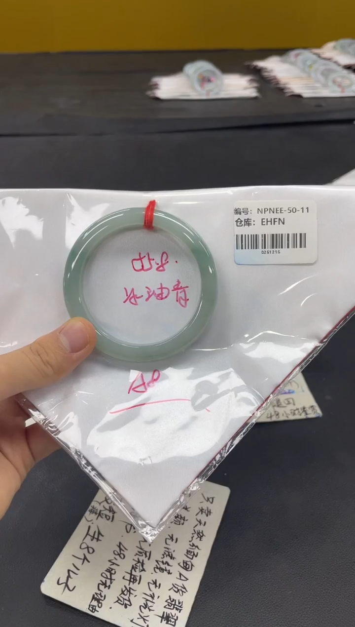未镶嵌手镯翡翠翡翠手镯