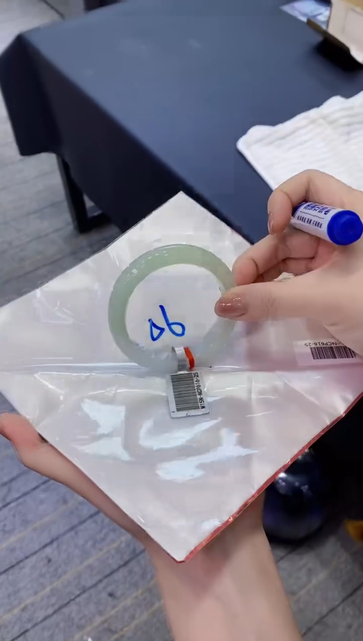 【闪购商品】翡翠手镯未镶嵌111111111111