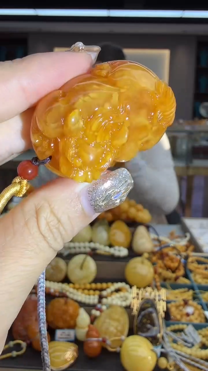 琥珀颈饰未镶嵌96秒拍号 假一罚三
