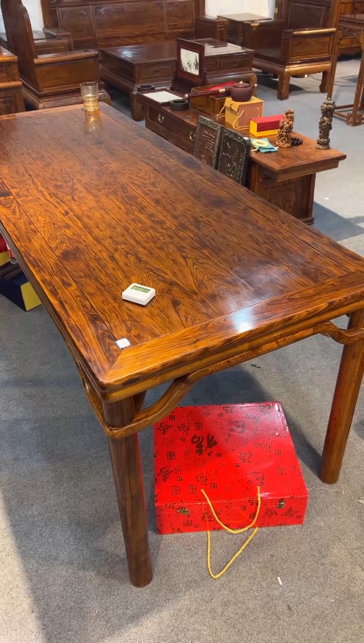 【闪购商品】花梨木类木雕案子一个