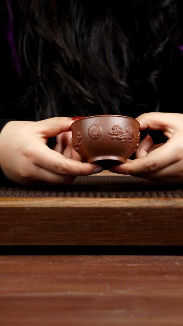 【闪购商品】紫砂茶壶龙骨金砂醒狮杯70CC