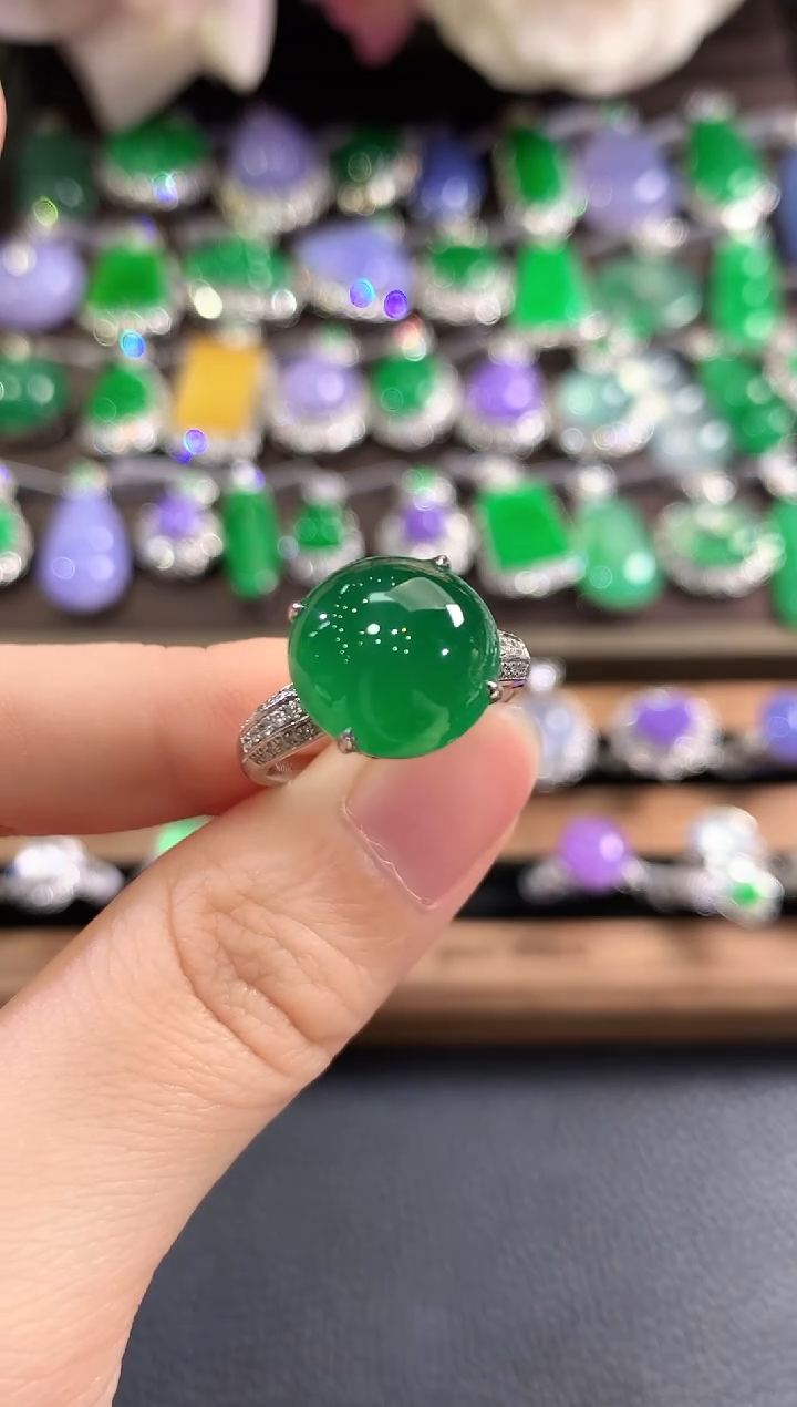 18K金镶嵌戒指翡翠空**?c1  