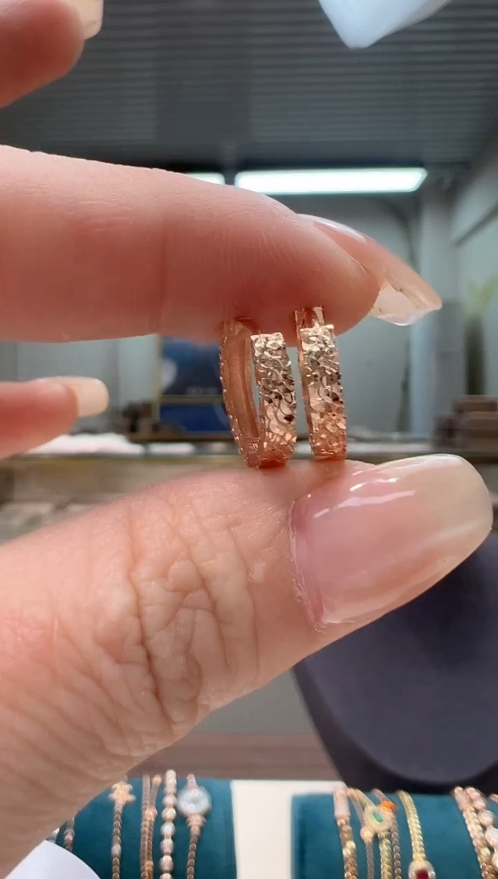 【闪购商品】18K金耳饰碎碎冰圈圈耳环K红