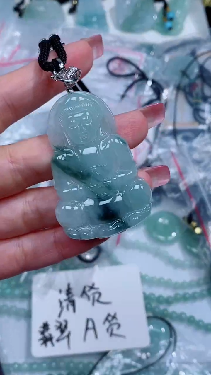 翡翠未镶嵌颈饰吊坠