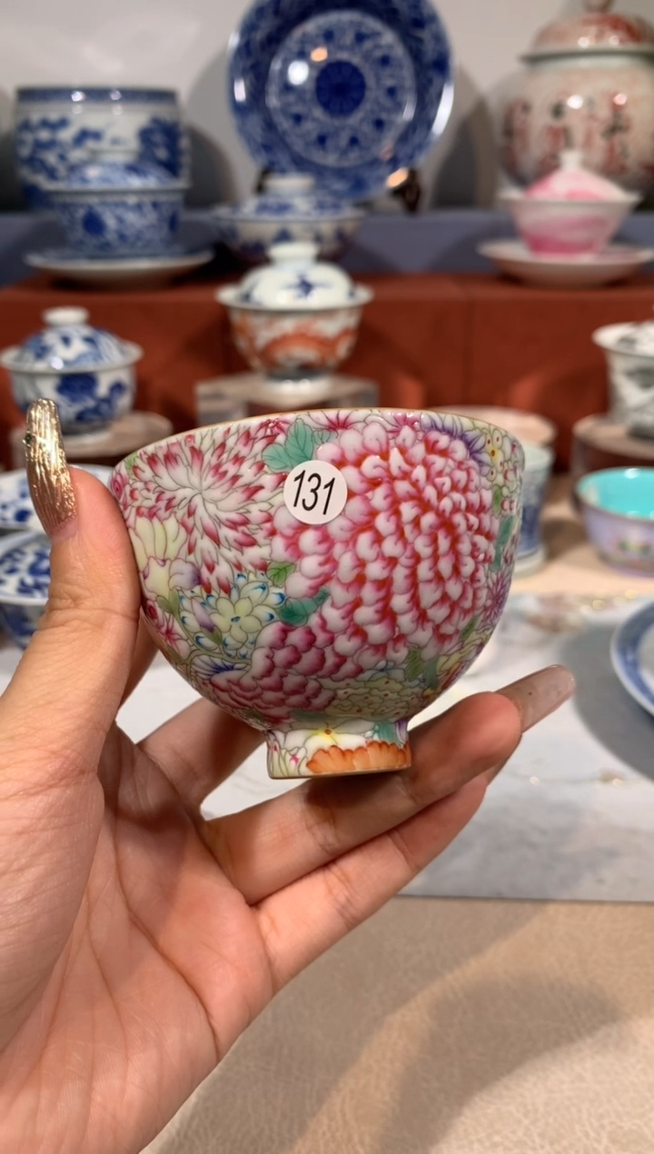 【闪购商品】摆件131粉彩万花鸡心杯