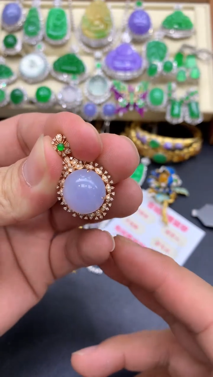 颈饰18K金镶嵌翡翠27-中国好珍宝