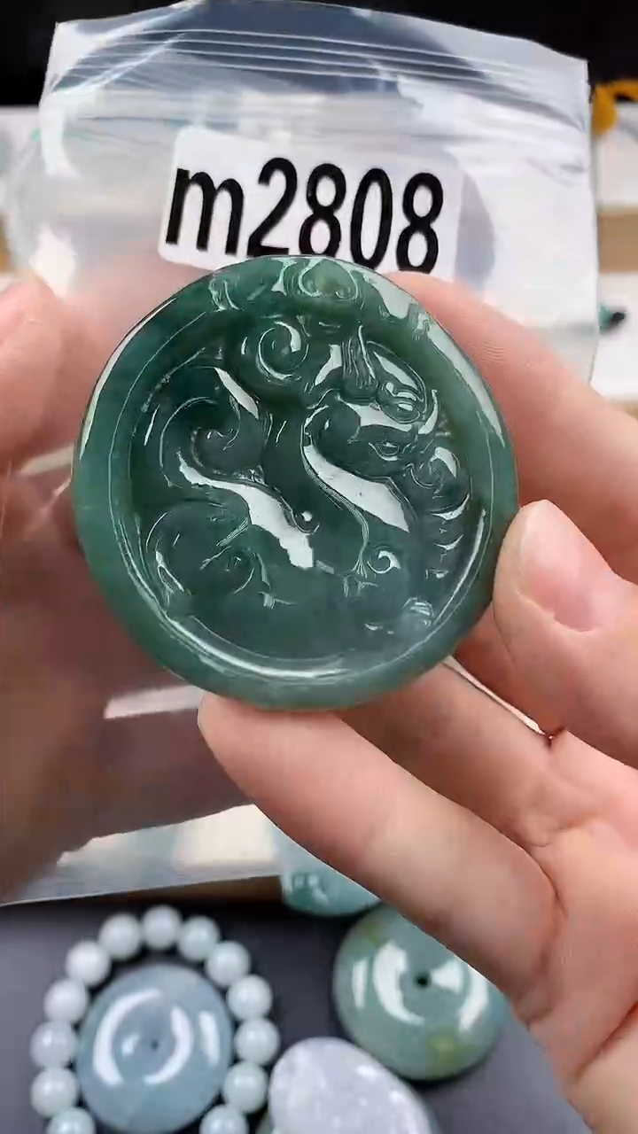 颈饰未镶嵌翡翠天然翡翠吊坠挂件