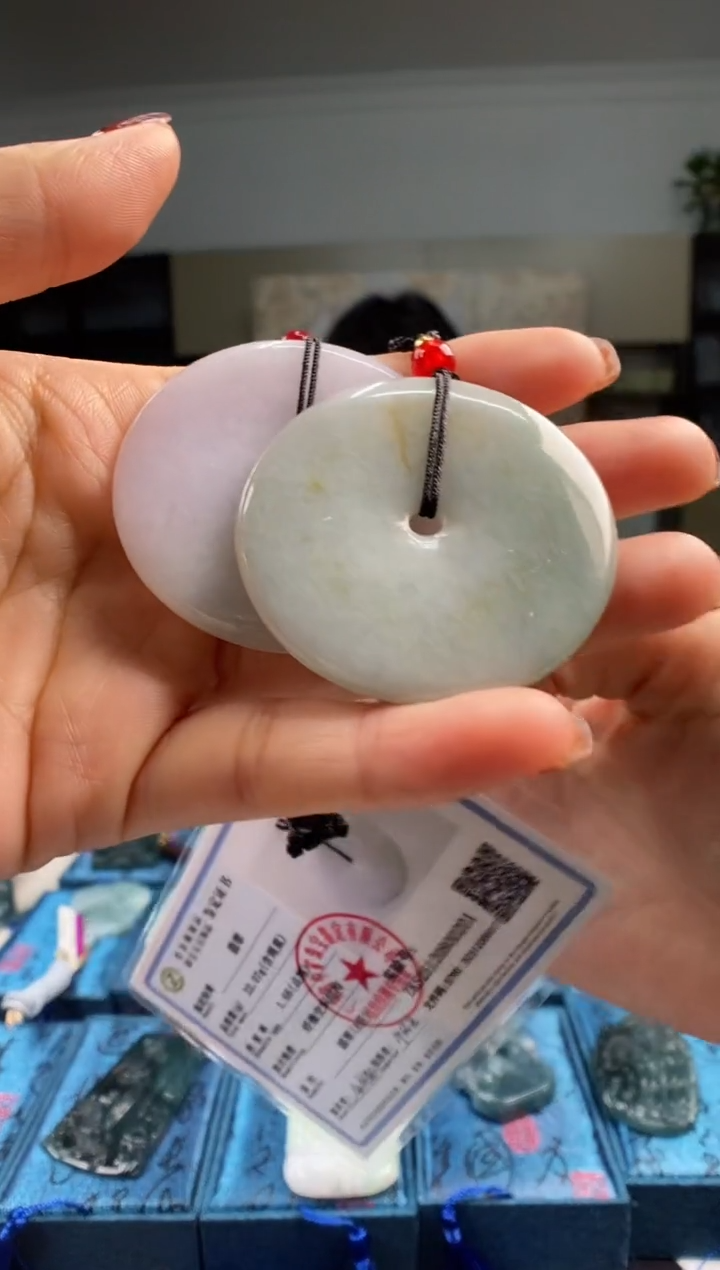 颈饰未镶嵌翡翠 多样性发其一