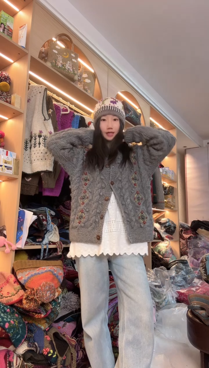 羊毛纯手工麻花毛衣