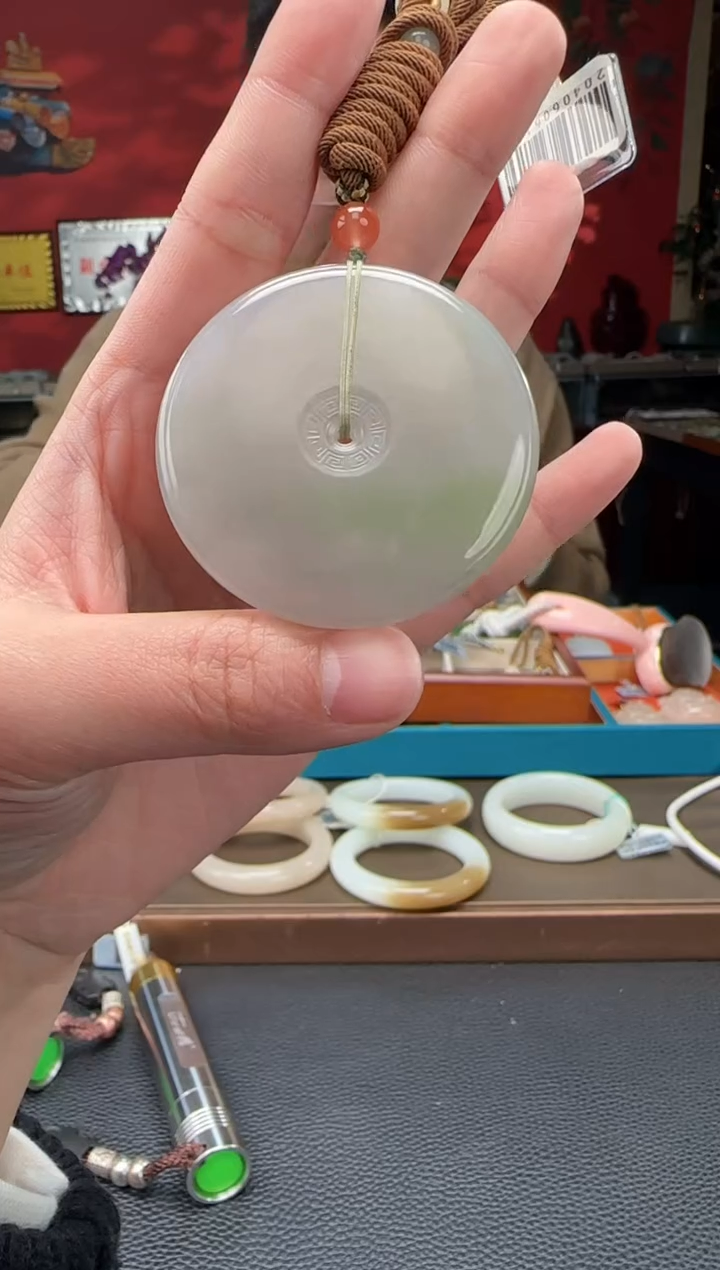 【闪购商品】和田玉颈饰未镶嵌烟紫带翠平安扣