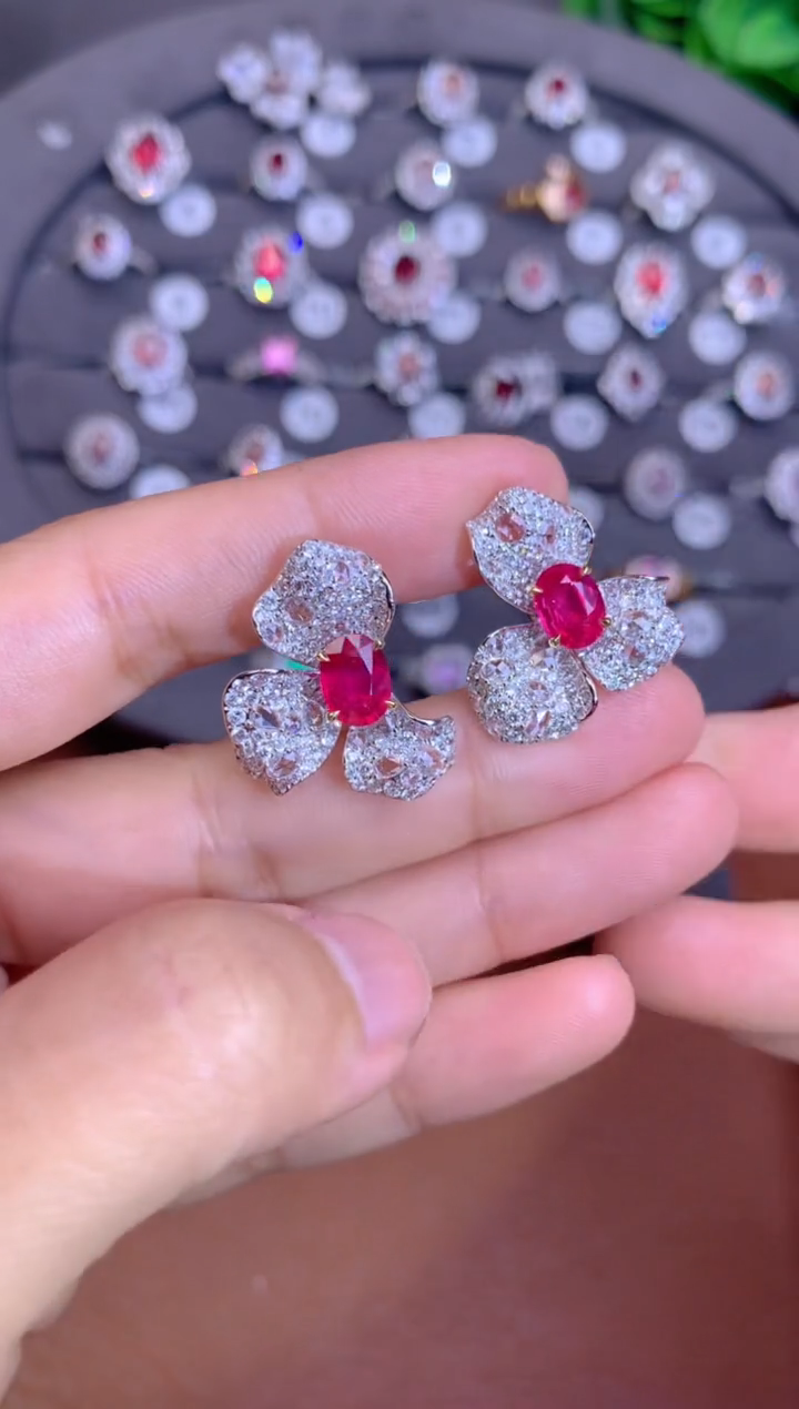【闪购商品】红宝石耳环18K金镶嵌2.28CT  无烧鸽血红