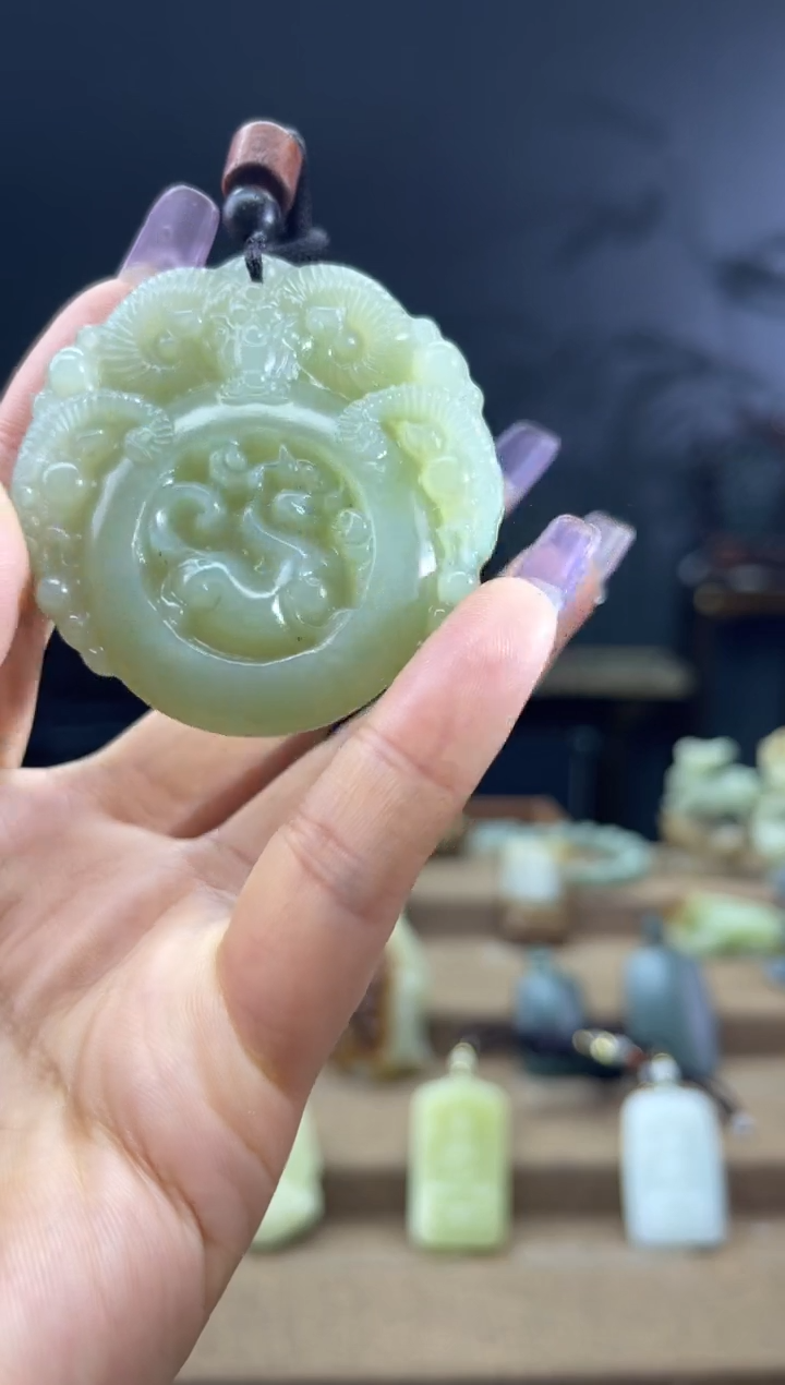 颈饰未镶嵌和田玉1