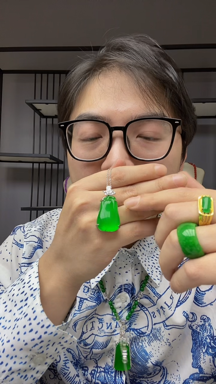 【闪购商品】翡翠颈饰合金茄子