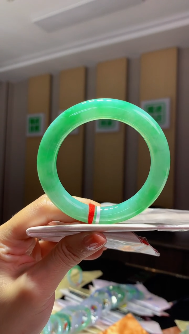 未镶嵌手镯翡翠-C18 圈口55.2 全款10万 定金2万