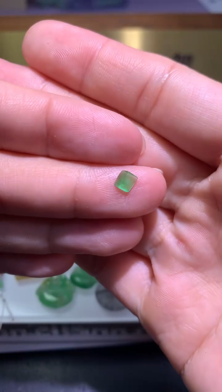 【闪购商品】定制翡翠未镶嵌毛货