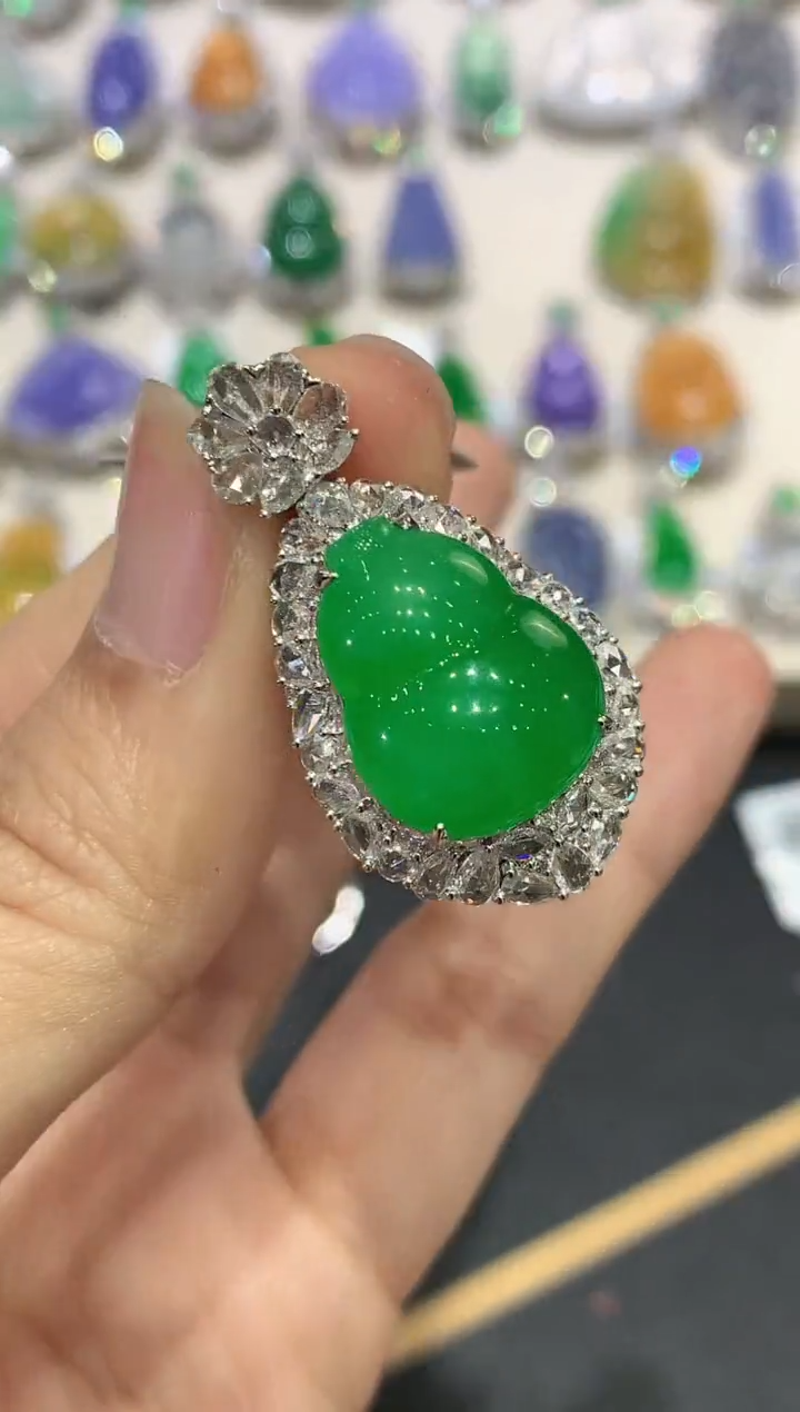 【闪购商品】翡翠吊坠(不含链)18K金镶嵌 D15