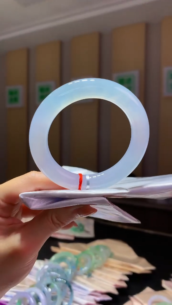 未镶嵌手镯翡翠-C68 圈口 56.8全款18.5万 定金2万