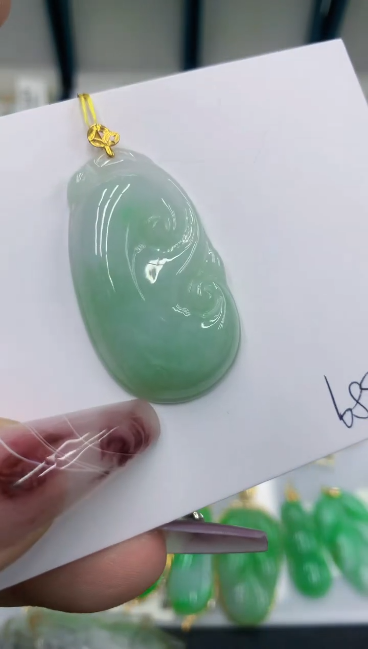 颈饰18K金镶嵌翡翠11111
