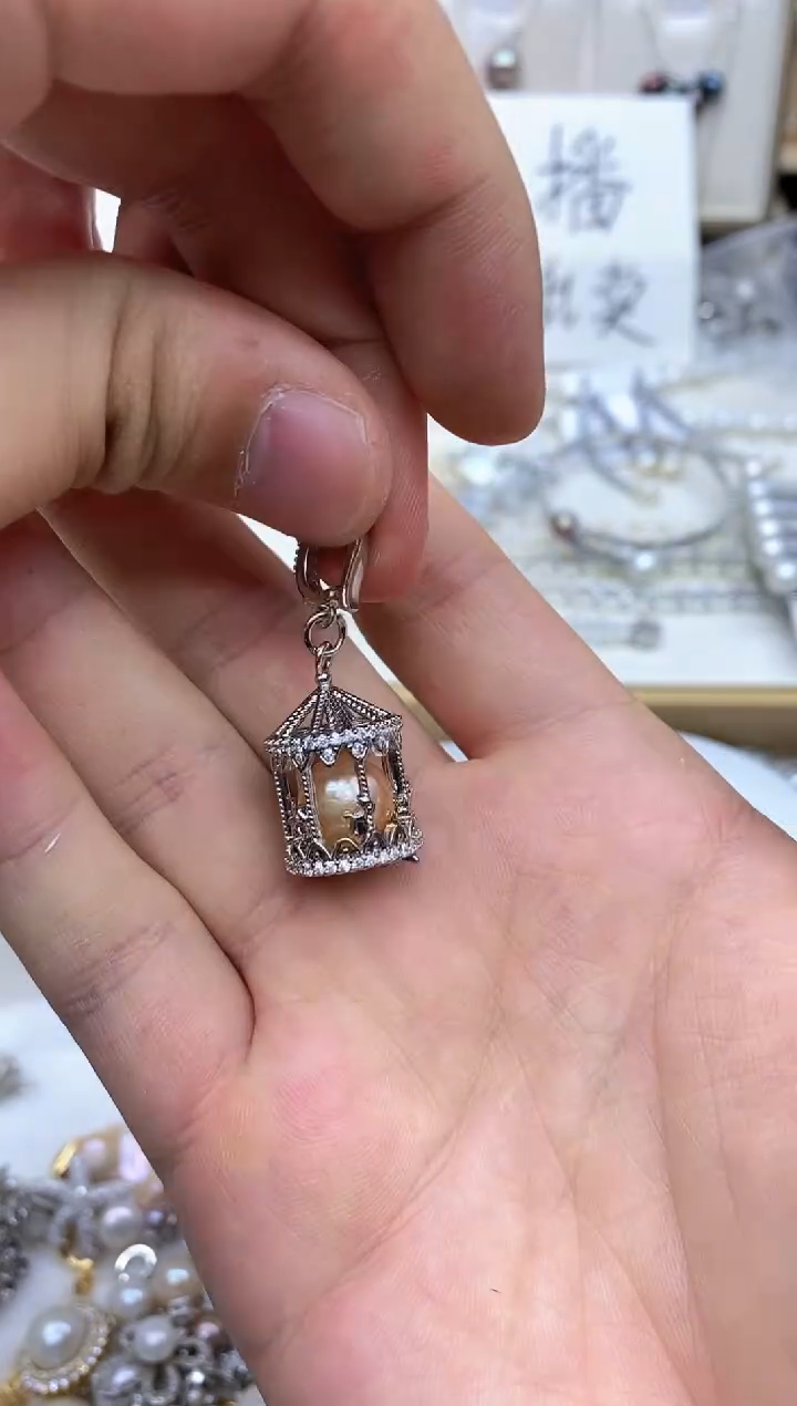 吊坠(不含链)未镶嵌淡水珍珠吊坠多样性发其一