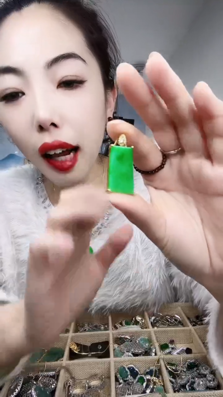 【闪购商品】石英质玉颈饰合金马来玉无事牌