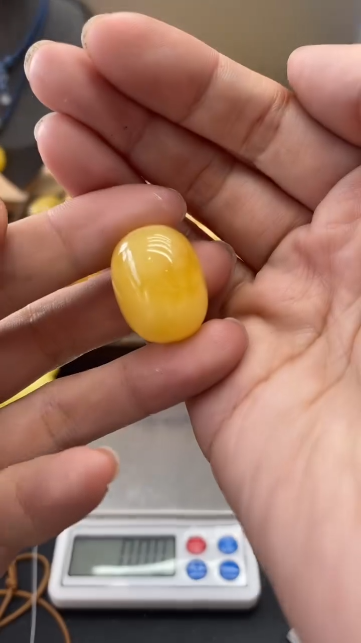 琥珀未镶嵌珠宝奇石1065