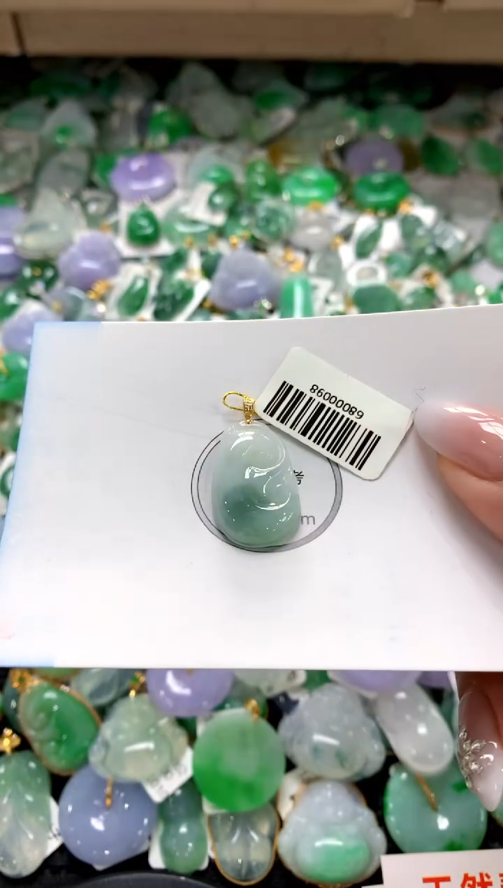 颈饰18K金镶嵌翡翠1111111111111111