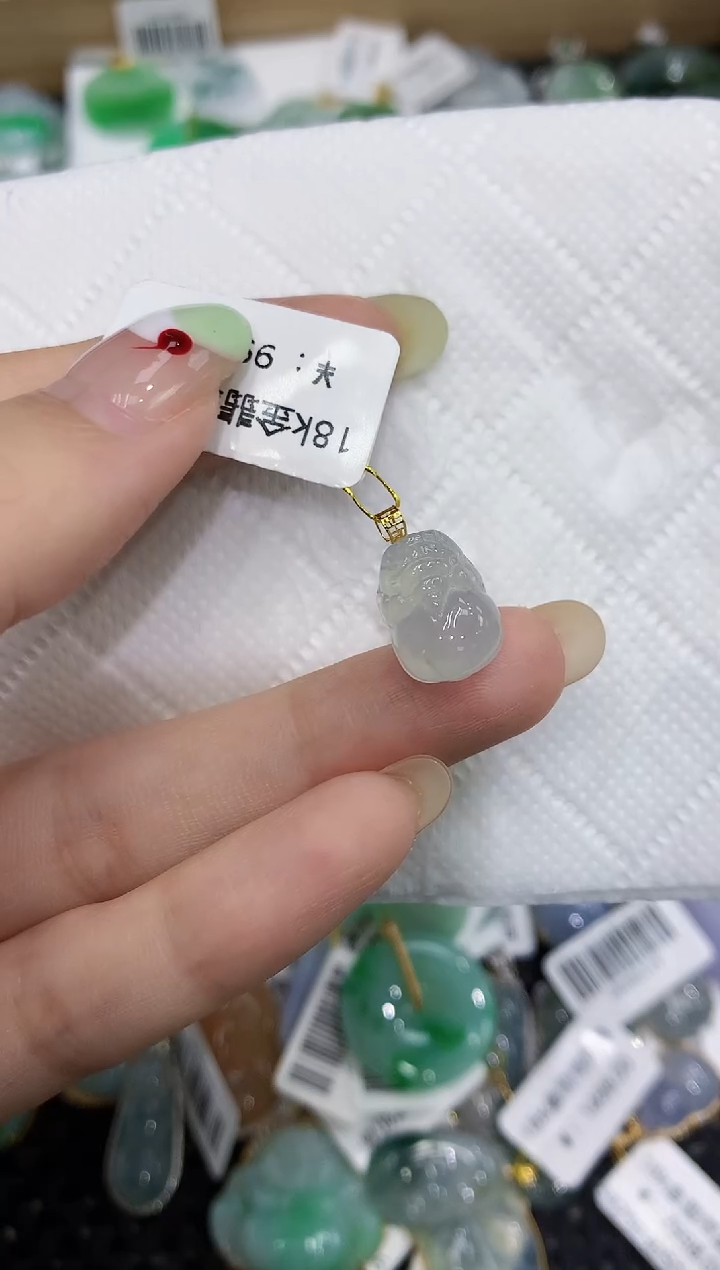 翡翠18K金镶嵌颈饰111111111111