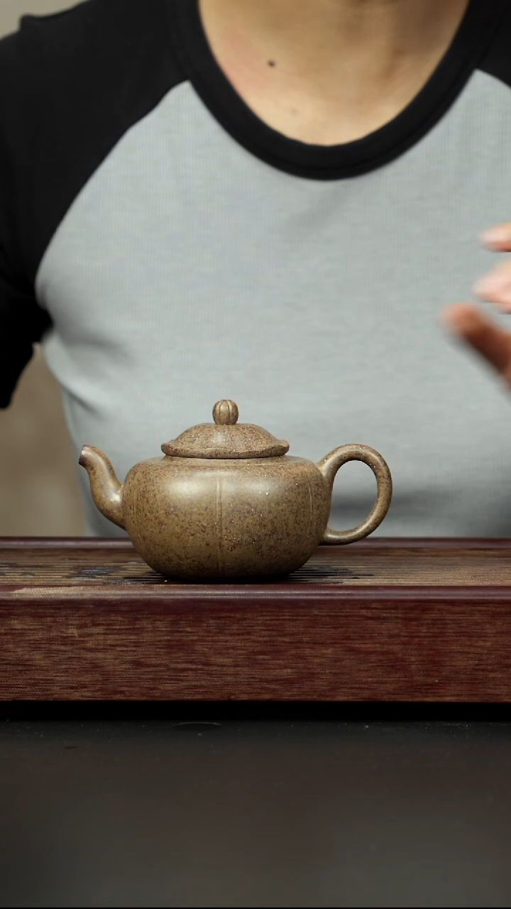 紫砂茶壶本绿柴烧 好运莲莲