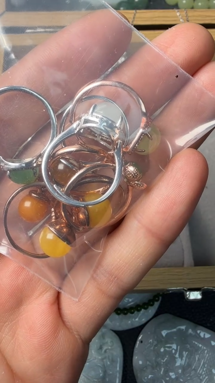 颈饰未镶嵌和田玉（糖玉）098