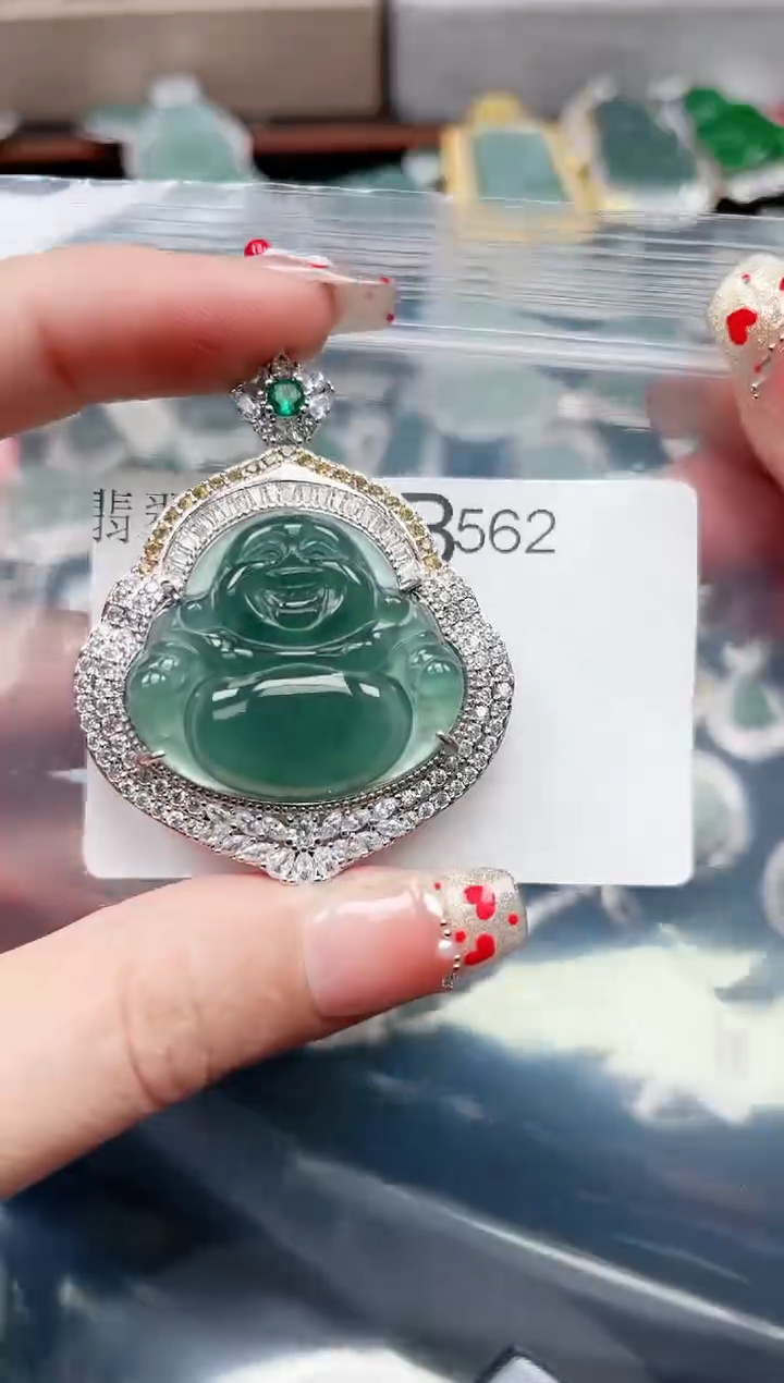 【闪购商品】翡翠颈饰未镶嵌562赠皮绳