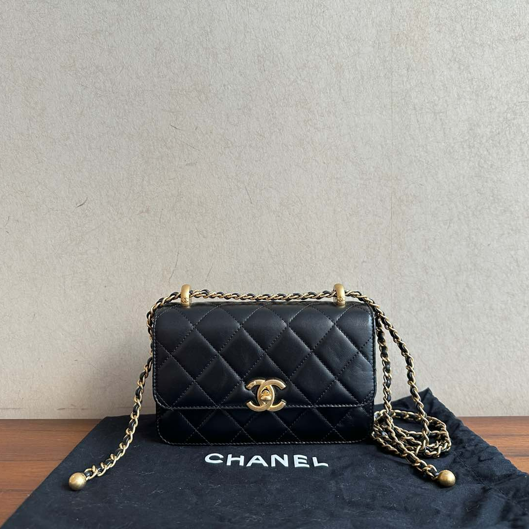 95新 Chanel/香奈儿 21A黑金牛皮中号邮差流浪包黑色双金珠链条包
