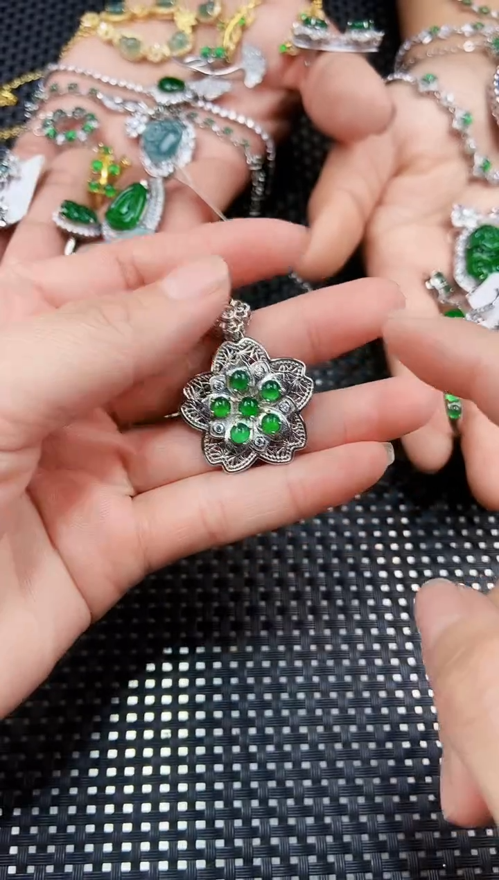 【闪购商品】翡翠吊坠(不含链)未镶嵌11111111