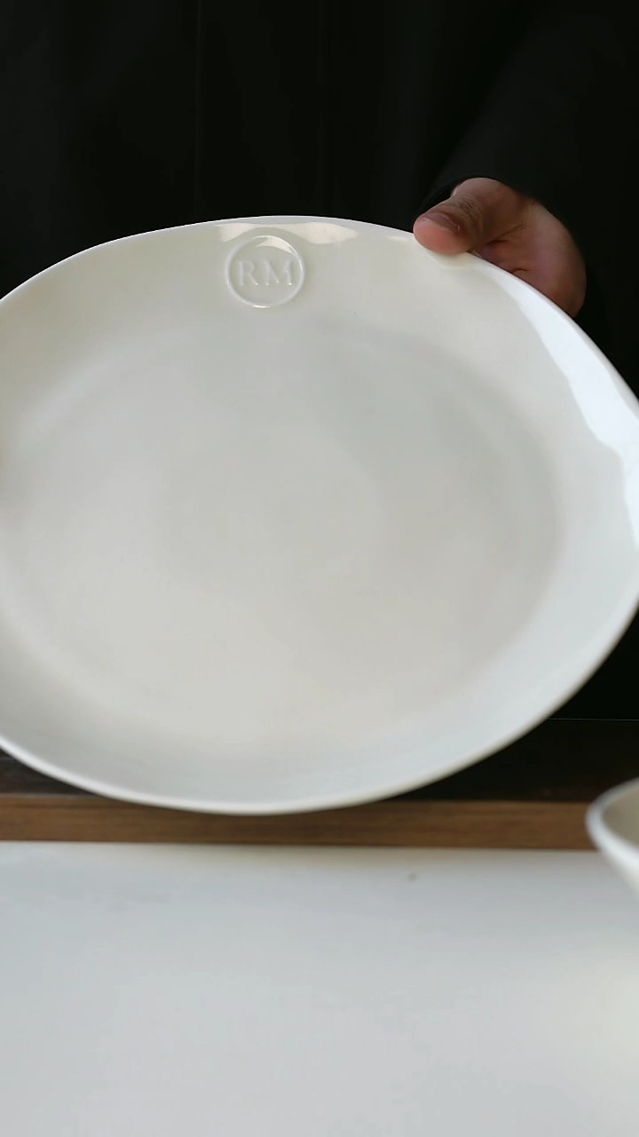 【闪购商品】陶瓷微瑕出荷兰rm奶白色牛排盘@4-2@