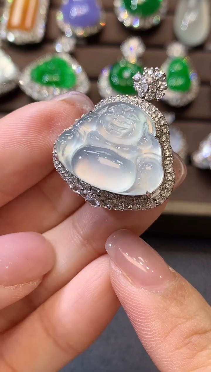 【闪购商品】翡翠吊坠(不含链)18K金镶嵌C52