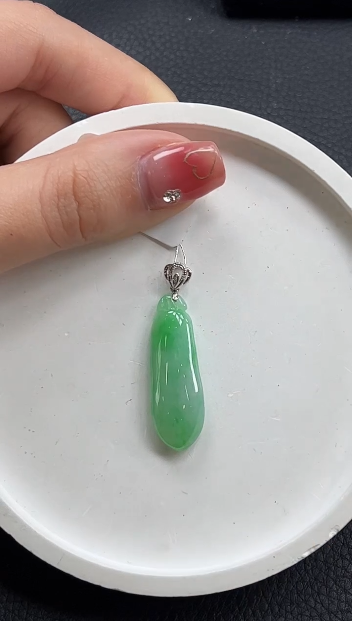 【闪购商品】翡翠颈饰18K金镶嵌福瓜