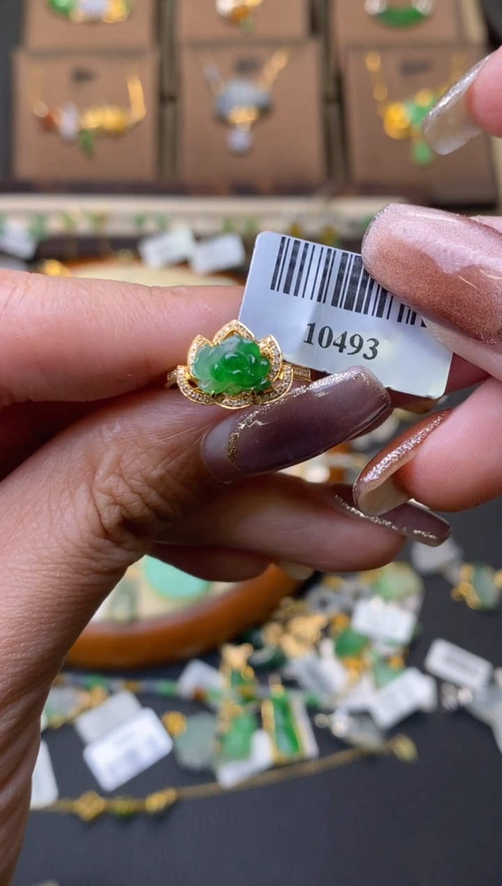 翡翠18K金镶嵌颈饰戒指10493