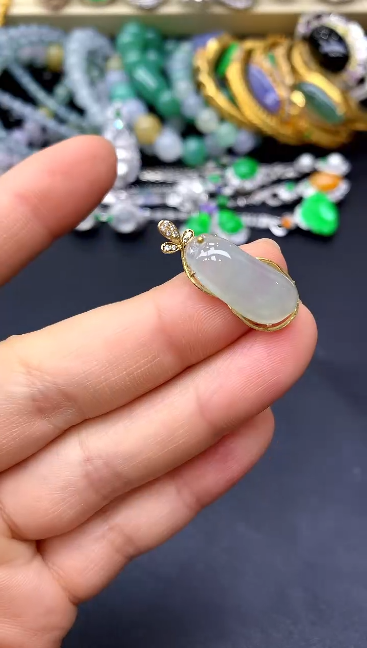 颈饰18K金镶嵌翡翠93-中国好珍宝