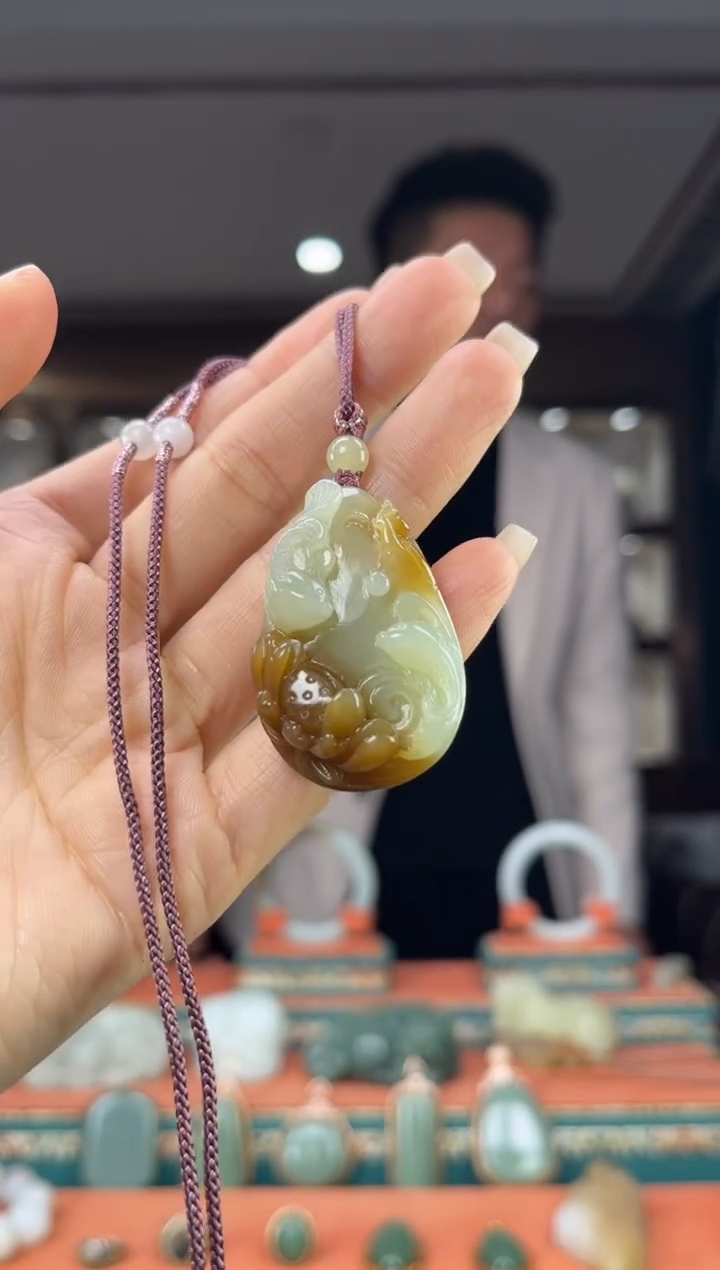 颈饰未镶嵌和田玉佩佩