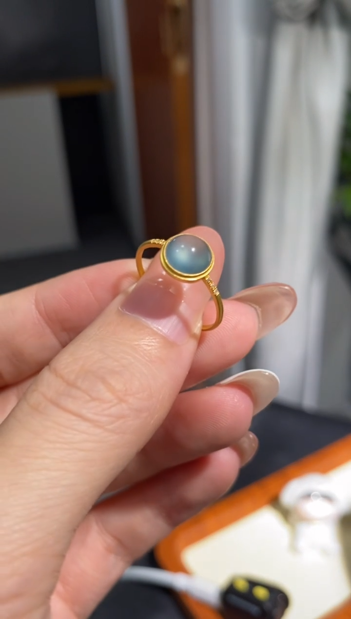 颈饰18K金镶嵌翡翠戒指（默认14圈口收到联系客服改）