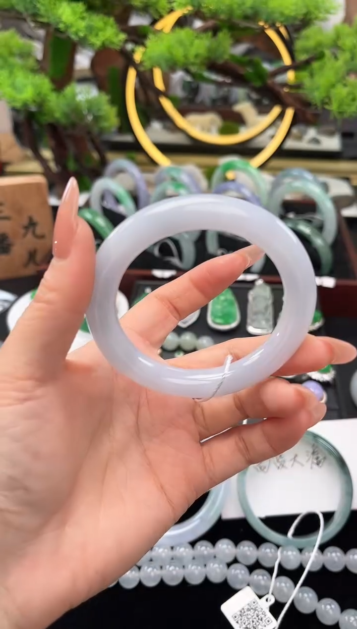 未镶嵌手镯翡翠手镯