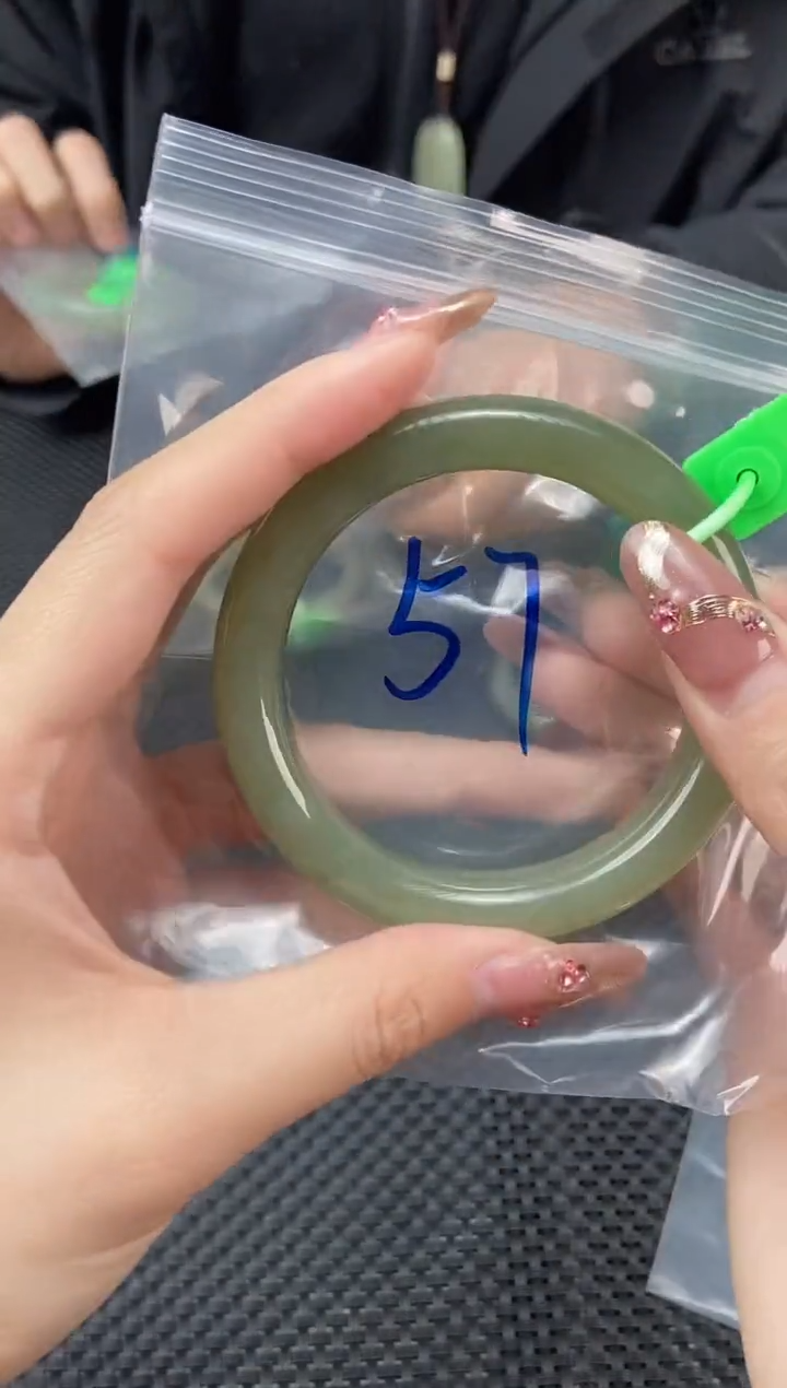 【闪购商品】和田玉手镯未镶嵌和田玉手镯