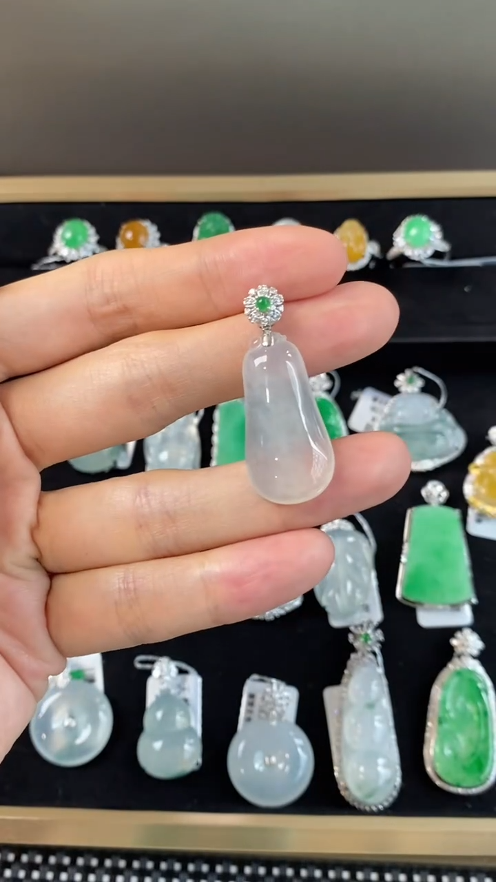 翡翠18K金镶嵌吊坠(不含链)翡翠福瓜