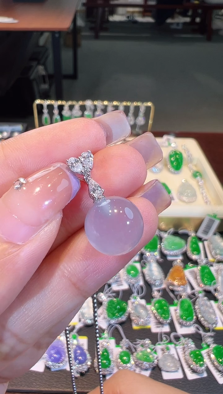 【闪购商品】翡翠吊坠(不含链)18K金镶嵌翡翠