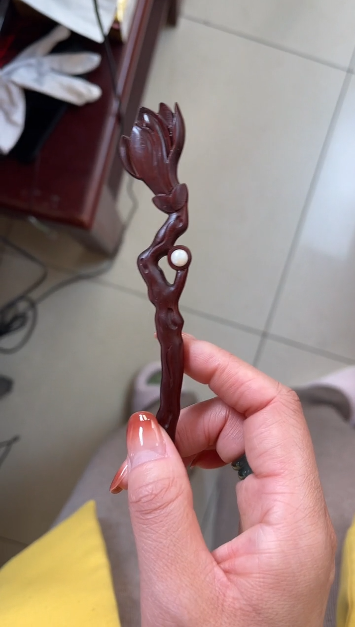 【闪购商品】染料紫檀（血檀）其他玉兰花发簪